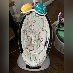 4 Moms Mamaroo multi motion swing